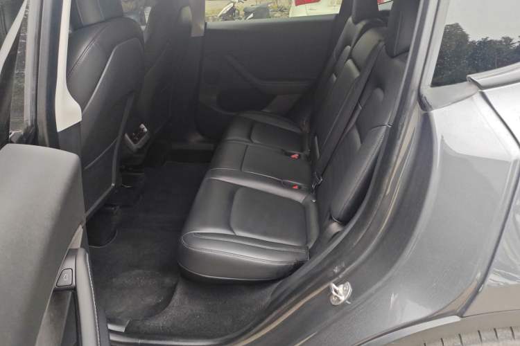 Used Tesla Model Y 2021 Long-Range All-Wheel-Drive Version