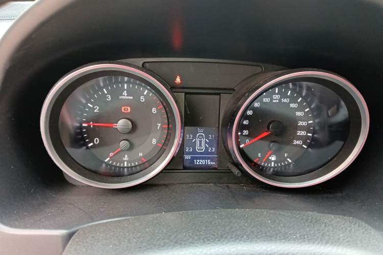 Used Haval H6 2015 Revised Version Sport Edition 1.5T Manual Transmission Two-Wheel Drive Elite Grade
