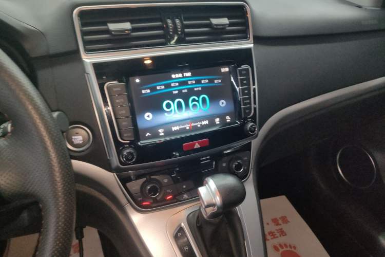 Used Haval M6 2019 1.5T DCT Two-Wheel Drive Elite Version China VI Standard
