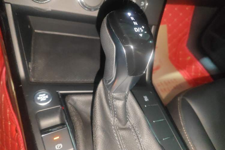 Used Volkswagen Passat 2020 Revised Version 280TSI Business Edition China VI Standard
