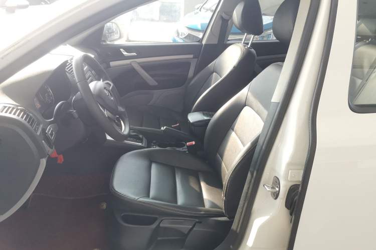 Used Skoda Octavia 2015 Classic Model 1.6L Automatic Elegance Edition
