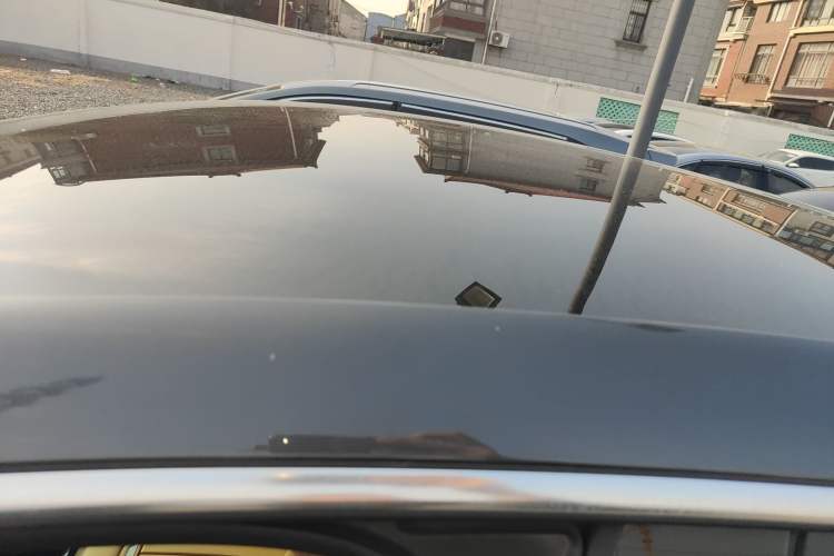 Used  R7 2023 Rear-Drive Screen King Edition
