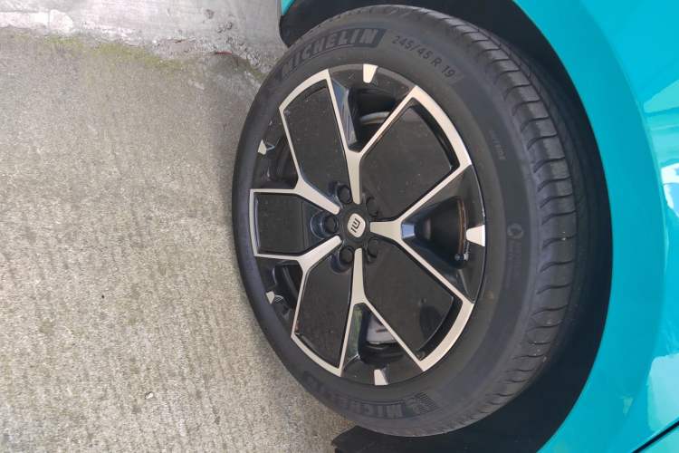 Used  SU7 2024 Rear-Drive Ultra-Long Range Advanced Pro-Level Intelligent Driving Version
