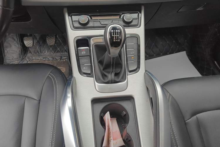 Used Geely Auto Emgrand X7 Sport 2016 2.0L Manual ZhiShang Version