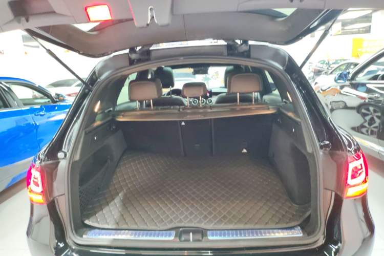 Used Mercedes-Benz GLC 2022 Facelift GLC 300 L 4MATIC Luxury Edition
