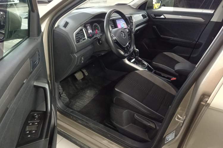 Used Volkswagen T-ROC 2018 230TSI DSG Two-Wheel Drive Advanced Version China V Standard