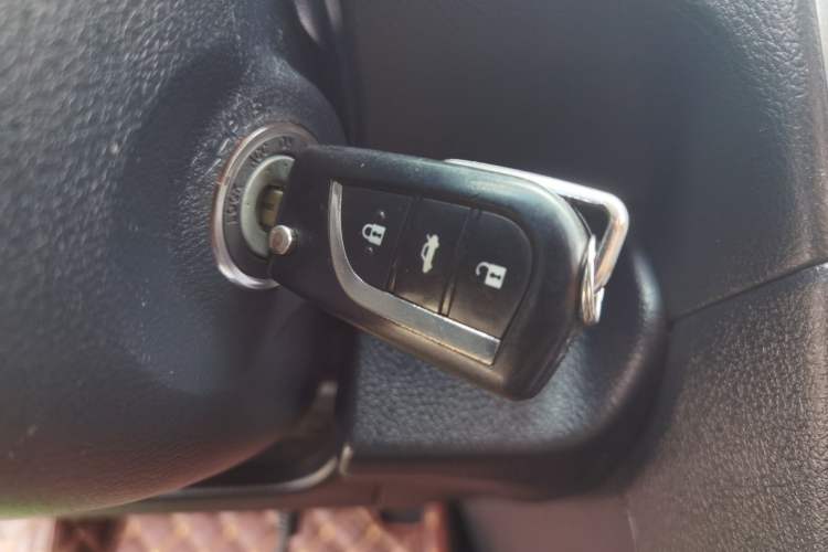 Used Toyota Camry 2016 2.0G 10th Anniversary Leading Edition
