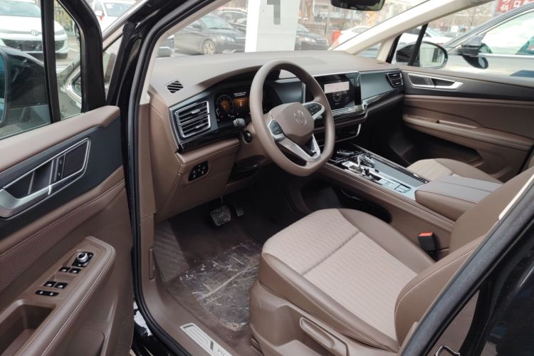 Used Volkswagen Viloran 2024 330TSI Business Edition
