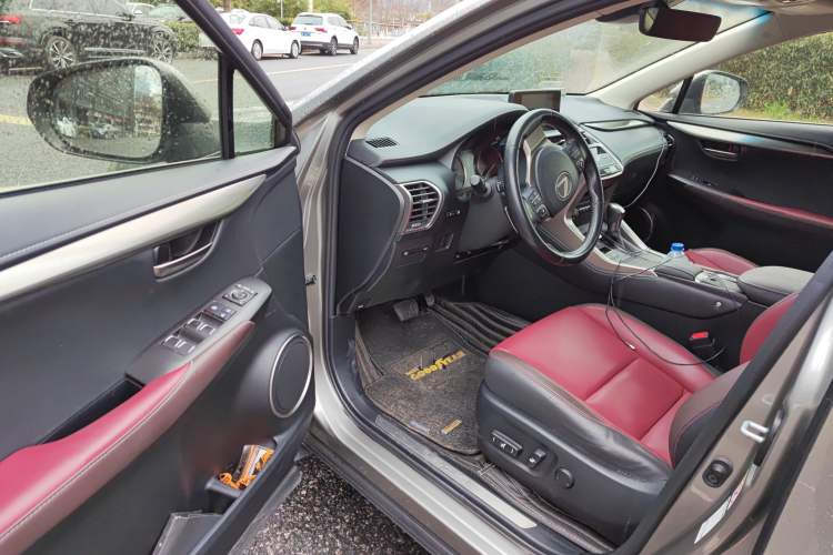 Used Lexus NX 2018 300h Front-Wheel-Drive FENGSHANG Version China V Emission Standard