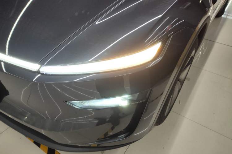 Used Tesla Model Y 2025 Rear-Wheel-Drive Version
