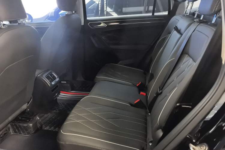 Used Volkswagen Tiguan L 2023 330TSI Automatic Two-Wheel Drive Smart Edition
