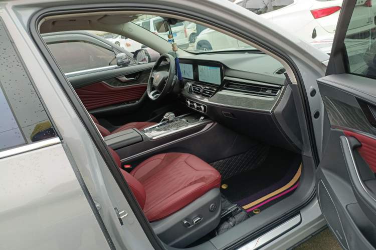 Used Hongqi HS5 2023 2.0T Four-Wheel Drive Flagship Pro Edition
