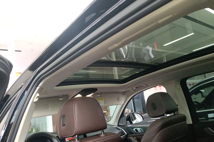 Used BMW X5 2022 Restyled xDrive 30Li Luxury Version M Sport Package