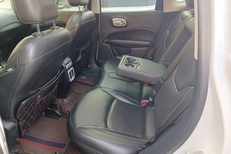 Used  Compass 2017 200T Automatic Family Edition
