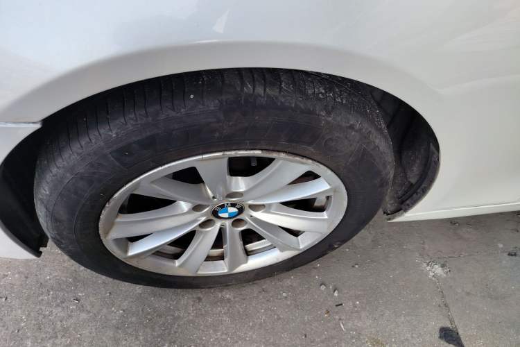 Used BMW 5 Series 2014 520Li Elegant Model
