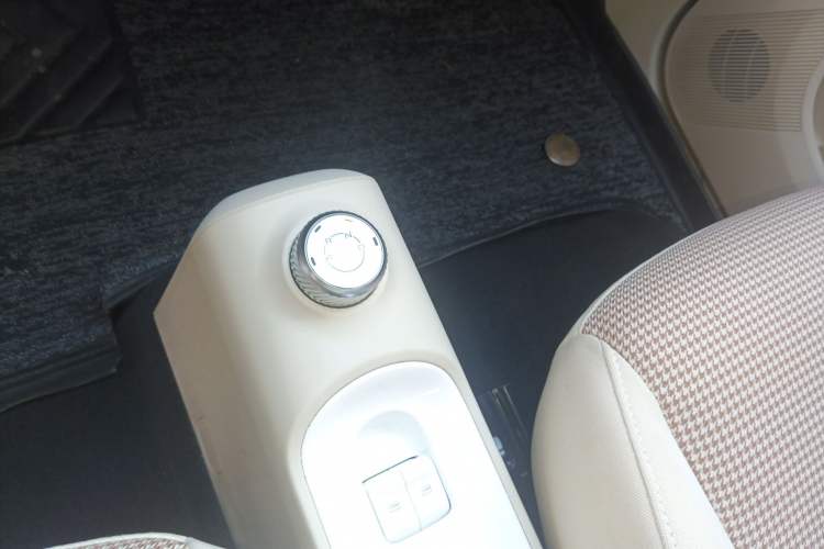 Used Wuling Hongguang MINIEV 2024 3rd Generation 215km Advanced Version
