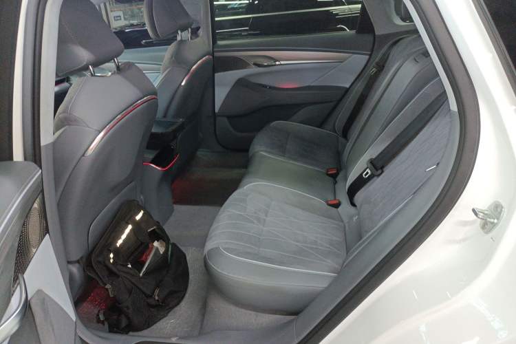 Used VOYAH PASSION 2023 Four-Wheel Drive Long-Range Version
