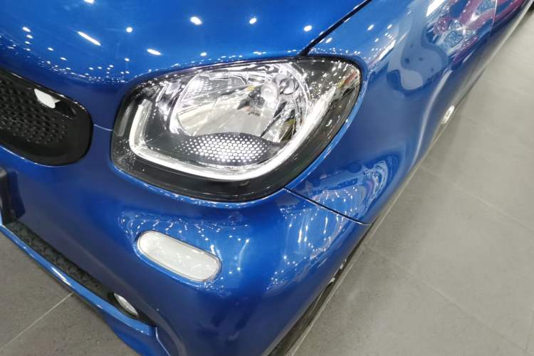 Used  fortwo 2017 1.0L 52kW New Sound Special Edition China V Emission Standard
