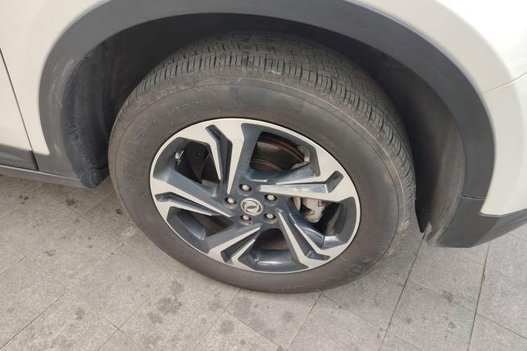 Used Dongfeng Aeolus AX7 2016 2.0L Automatic Zhiyi Trim