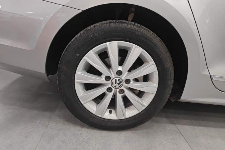 Used Volkswagen Sagitar 2015 1.6L Automatic Comfort Model
