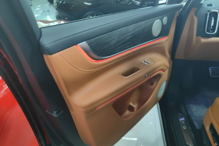 Used Hima AITO M9 2025 All-Electric Ultra Version 100 kWh 5-Seater Model
