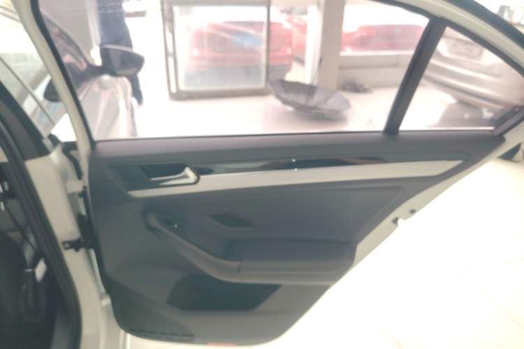 Used Volkswagen Sagitar 2018 1.6L Manual Comfort Model