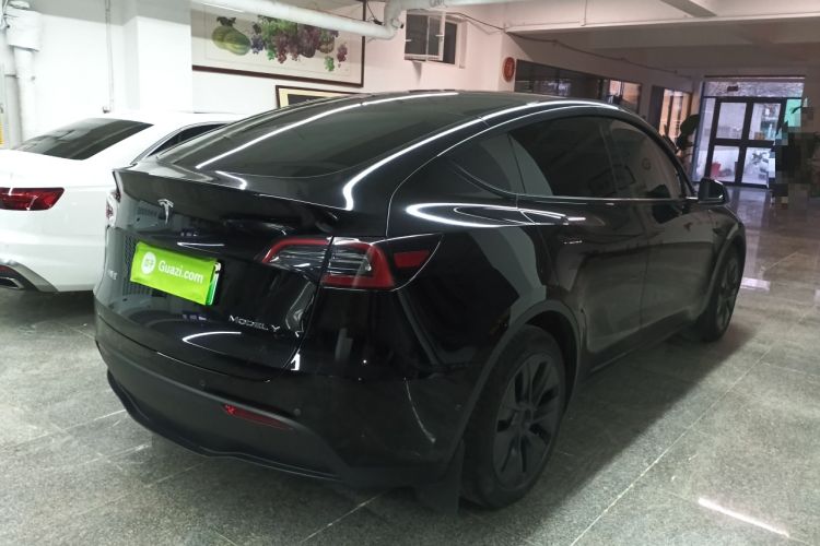 Used Tesla Model Y 2023 Long-Range All-Wheel-Drive Version