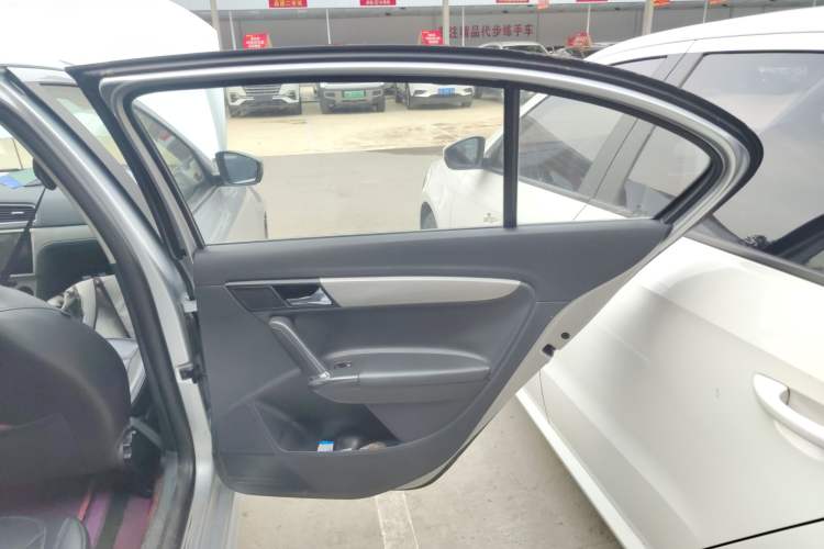 Used Volkswagen Lavida 2013 Restyled Classic 1.6L Automatic Comfort Edition
