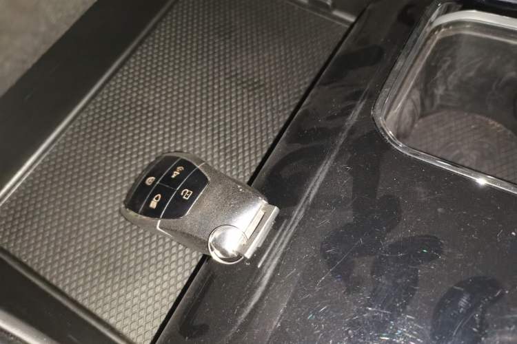 Used  BJ40 2020 2.0T Automatic Four-Wheel Drive Urban Hunter Edition Chivalrous Type
