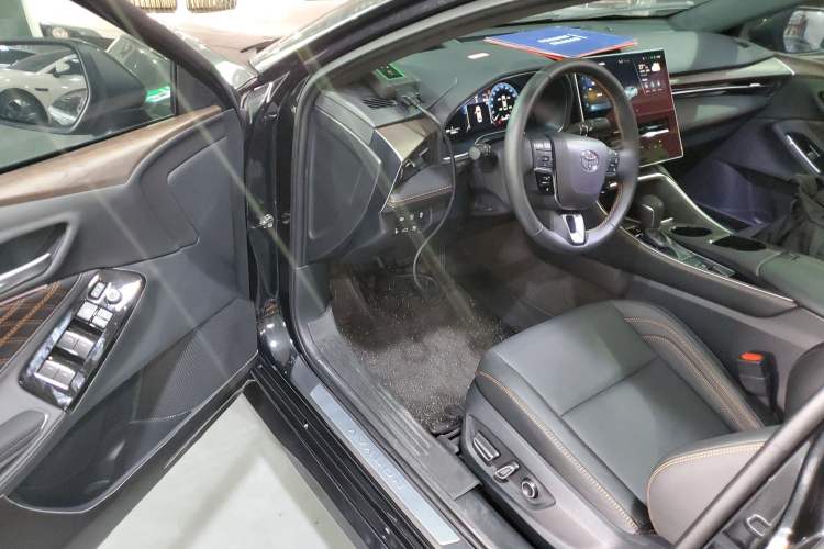 Used Toyota Avalon 2024 Dual-Motor 2.0L Premium Edition