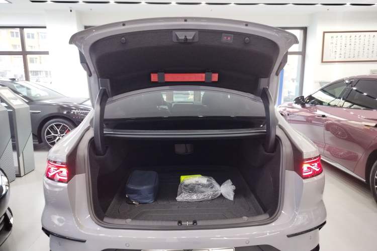 Used BYD Han 2025 EV with 701 km of Laser Radar-Enabled Intelligent Driving
