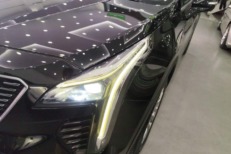 Used Cadillac XT4 2018 28T Two-Wheel Drive Leading Version
