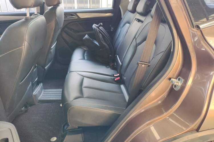 Used Roewe RX5 2016 20T Two-Wheel Drive Automatic Internet Smart Edition
