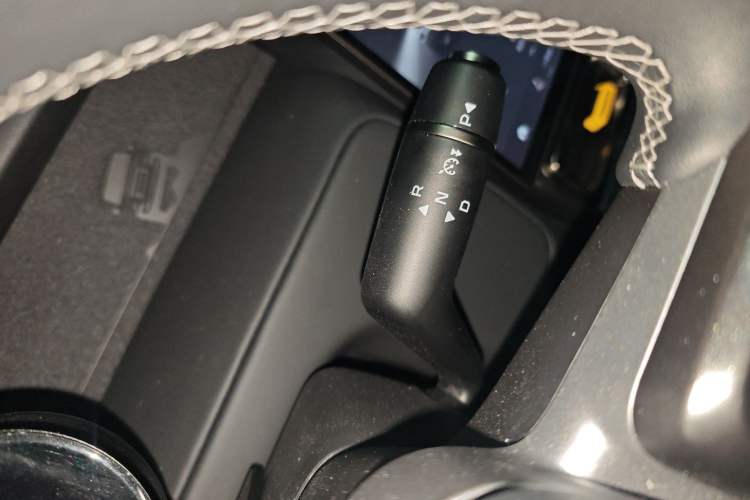 Used  V23 2025 401 Two-Wheel Drive Intelligent Driving Version
