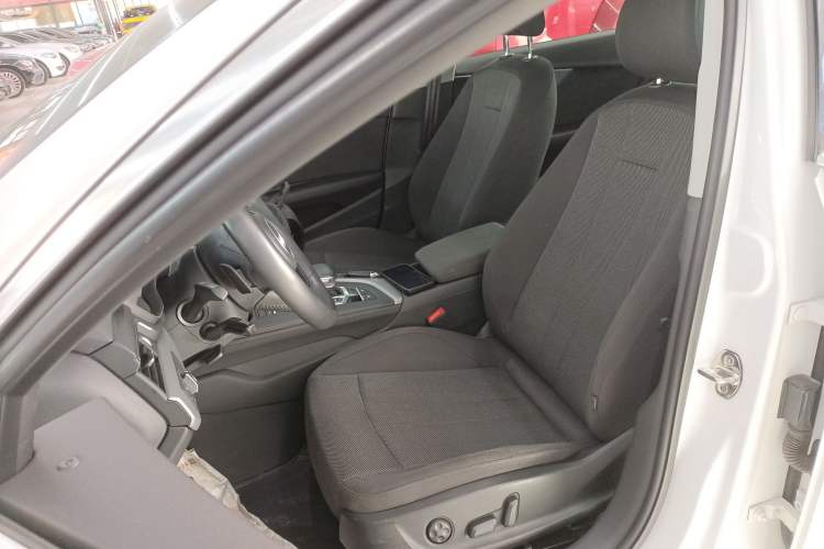 Used Audi A4L 2018 30th Anniversary Edition 30 TFSI Ambition Model