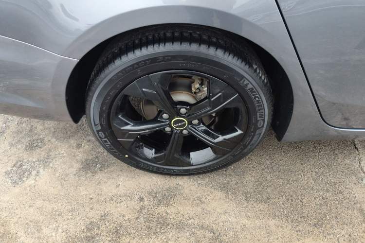 Used Roewe i6 MAX New Energy 2020 1.5T PHEV Cool & Spacious Skyroof Intelligent Drive Supreme Edition
