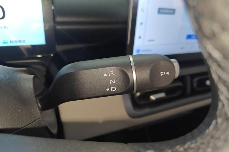 Used Wuling Bingo PLUS 2024 330 km Range Five-Seater Version
