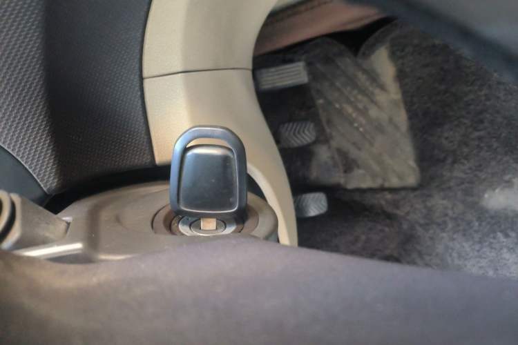 Used Wuling Hongguang 2015 1.5L S1 Standard China V-Emission Standards
