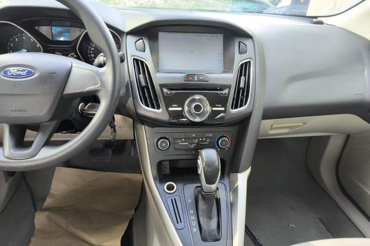 Used Ford Focus 2015 Sedan 1.6L Automatic Comfort Model
