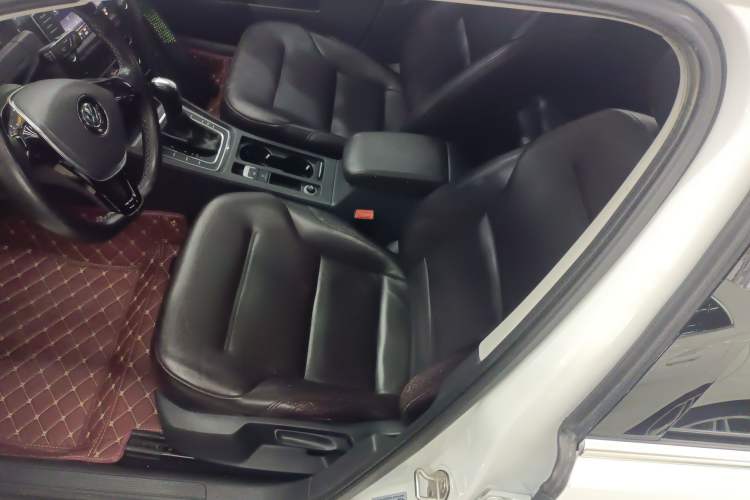 Used Volkswagen Golf 2017 230TSI Automatic Comfort Edition – Celebrating Milestone of One Million Units
