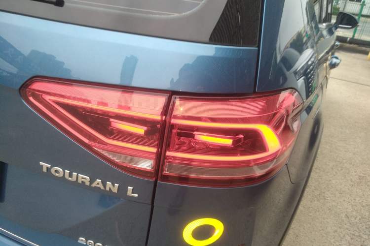 Used Volkswagen Touran 2018 Volkswagen Touran L 280TSI DSG Boundary Luxury Edition 7 Seats China V Emission Standard