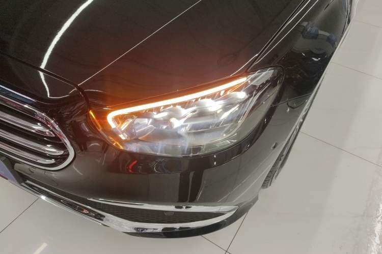 Used Mercedes-Benz E-Class 2023 Facelift E 260 L
