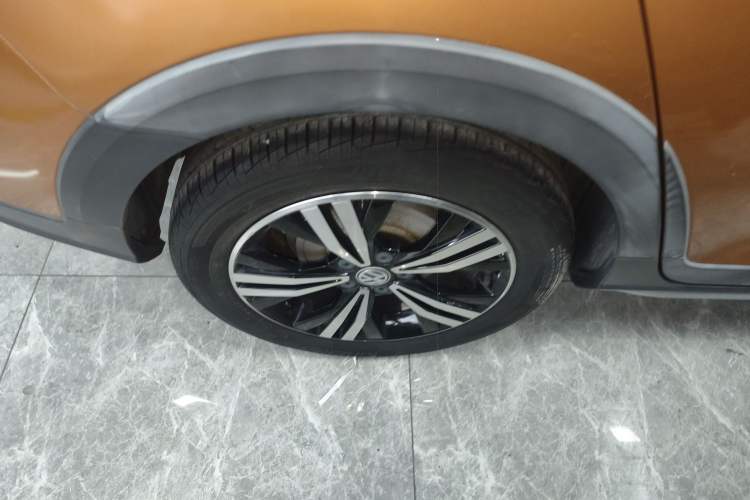 Used Volkswagen Santana 2016 Cross 1.6L Automatic Comfort Model