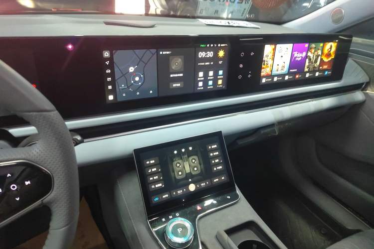 Used VOYAH PASSION 2023 Four-Wheel Drive Long-Range Version