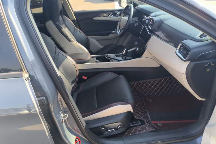 Used Lynk & Co 02 2019 1.5T DCT Two-Wheel Drive Shine Pro Edition China VI Standard
