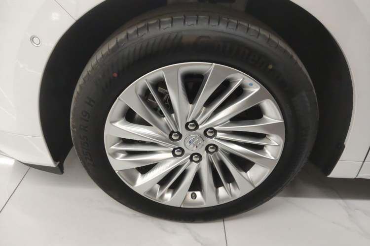 Used Buick Century 2025 2.0T Six-Seater YinShi Edition
