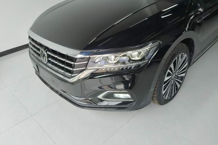 Used Volkswagen Passat 2020 330TSI Luxury Edition China VI
