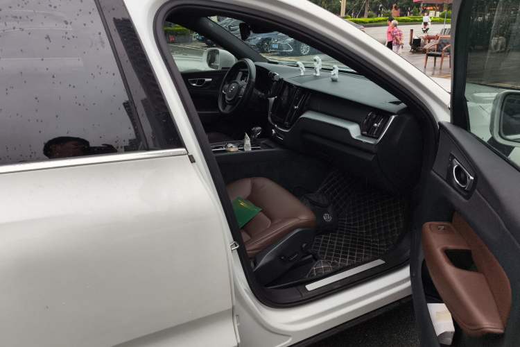 Used Volvo XC60 2021 T5 4x4 Smart Luxury Edition
