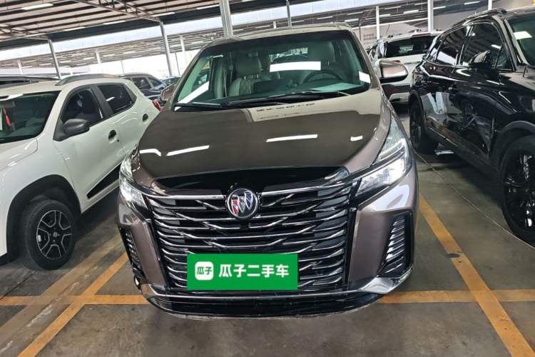 Used Buick GL8 2023 Land Executive Class Comfort Model
