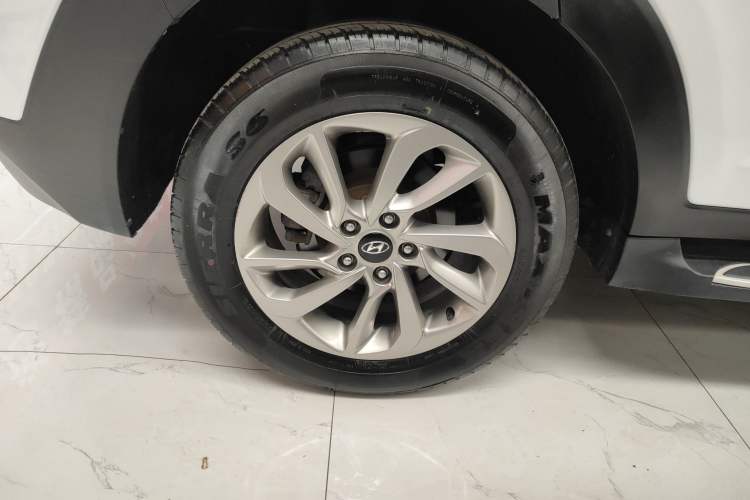 Used Hyundai Tucson 2018 1.6T Dual-Clutch Two-Wheel Drive 15th Anniversary Special Edition
